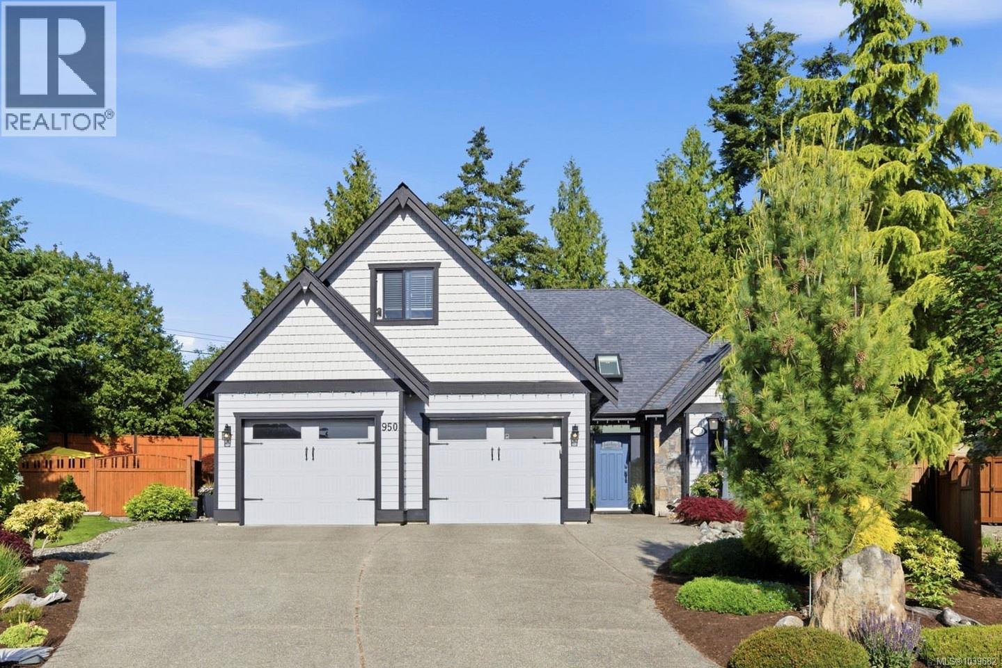 950 Rockland Pl, French Creek, British Columbia