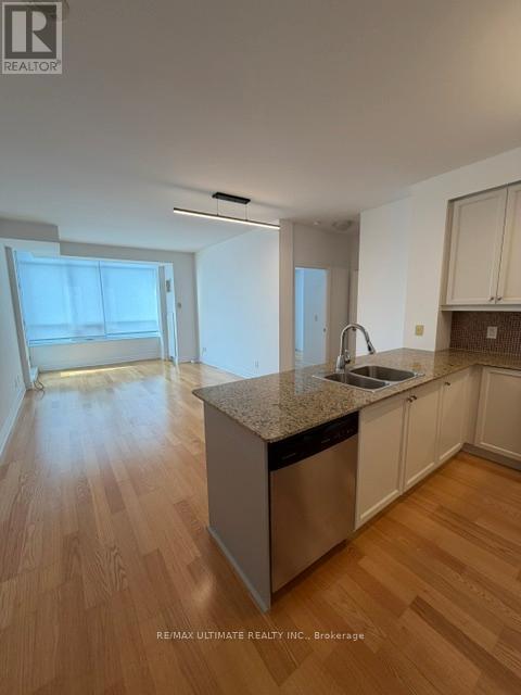 605 - 500 St Clair Avenue W, Toronto, Ontario  M6C 1A8 - Photo 3 - C13113292