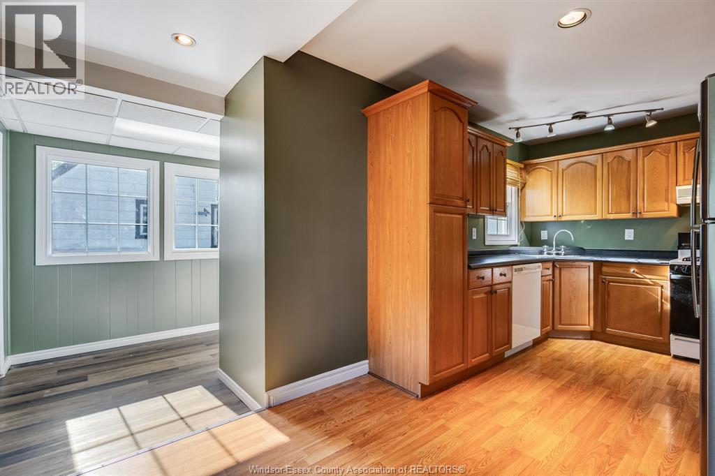 102 Marlborough Street East, Leamington, Ontario N8H 1X3 - Photo 4 - 26013444