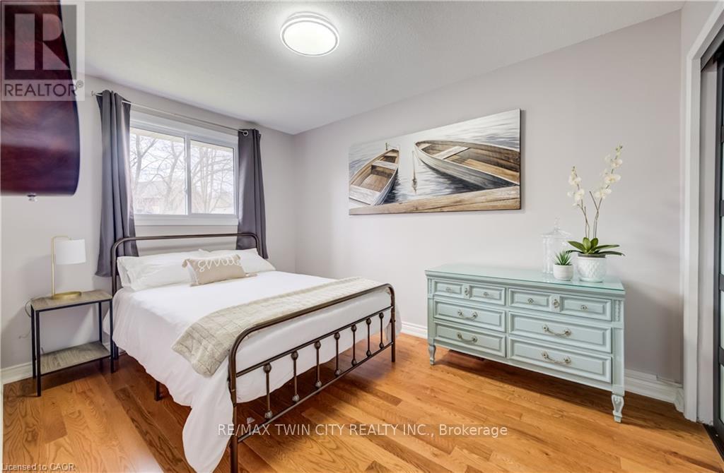4 Ronald Road, Cambridge, Ontario  N1S 4N1 - Photo 19 - X13228902