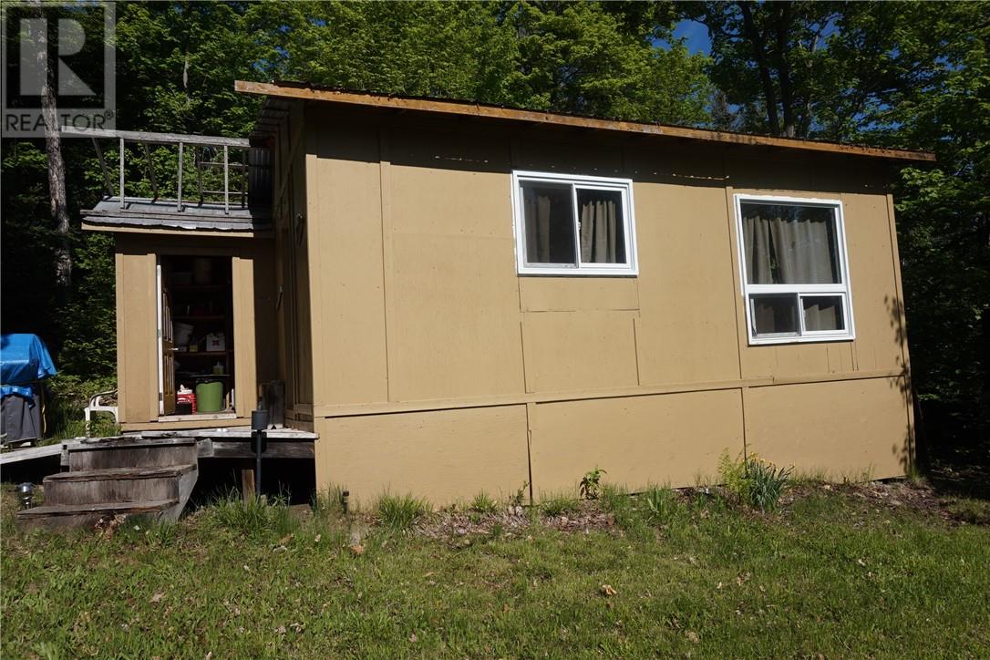 102 Maplegrove Island, Greater Sudbury, Ontario  P0M 3E0 - Photo 3 - 2128380