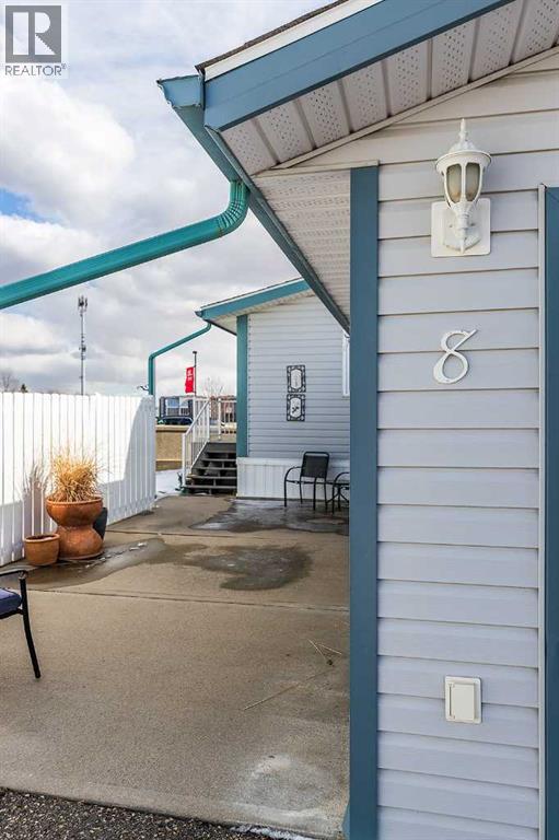 8, 1600 Strachan Road SE, Medicine Hat, Alberta  T1B 4M3 - Photo 2 - A2292728