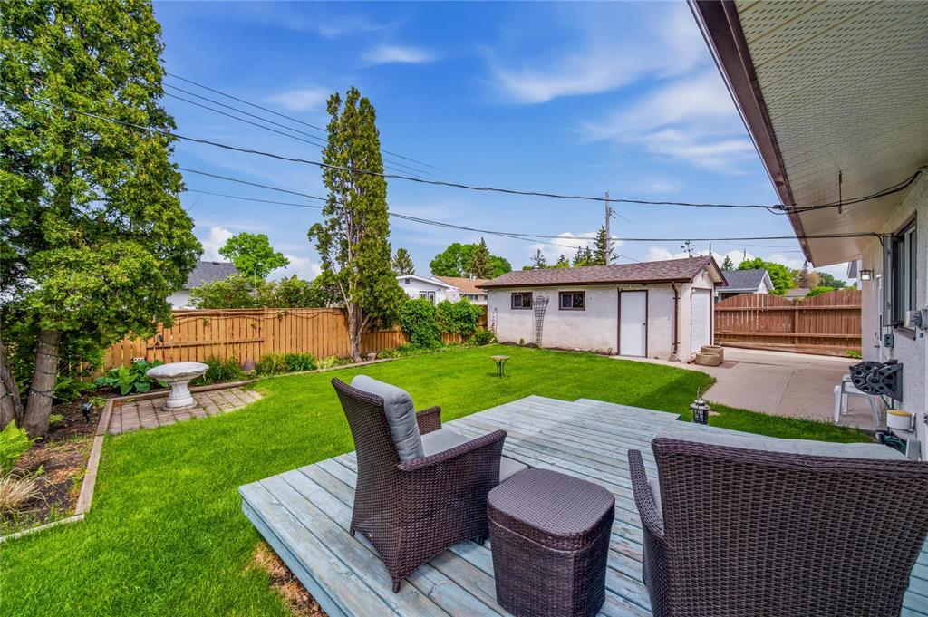 7 Greenwich Bay, Winnipeg, Manitoba R2J 1T5 - Photo 29 - 202612989