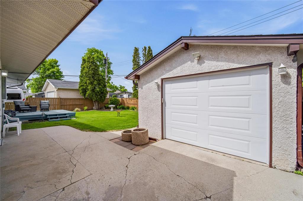 7 Greenwich Bay, Winnipeg, Manitoba R2J 1T5 - Photo 30 - 202612989