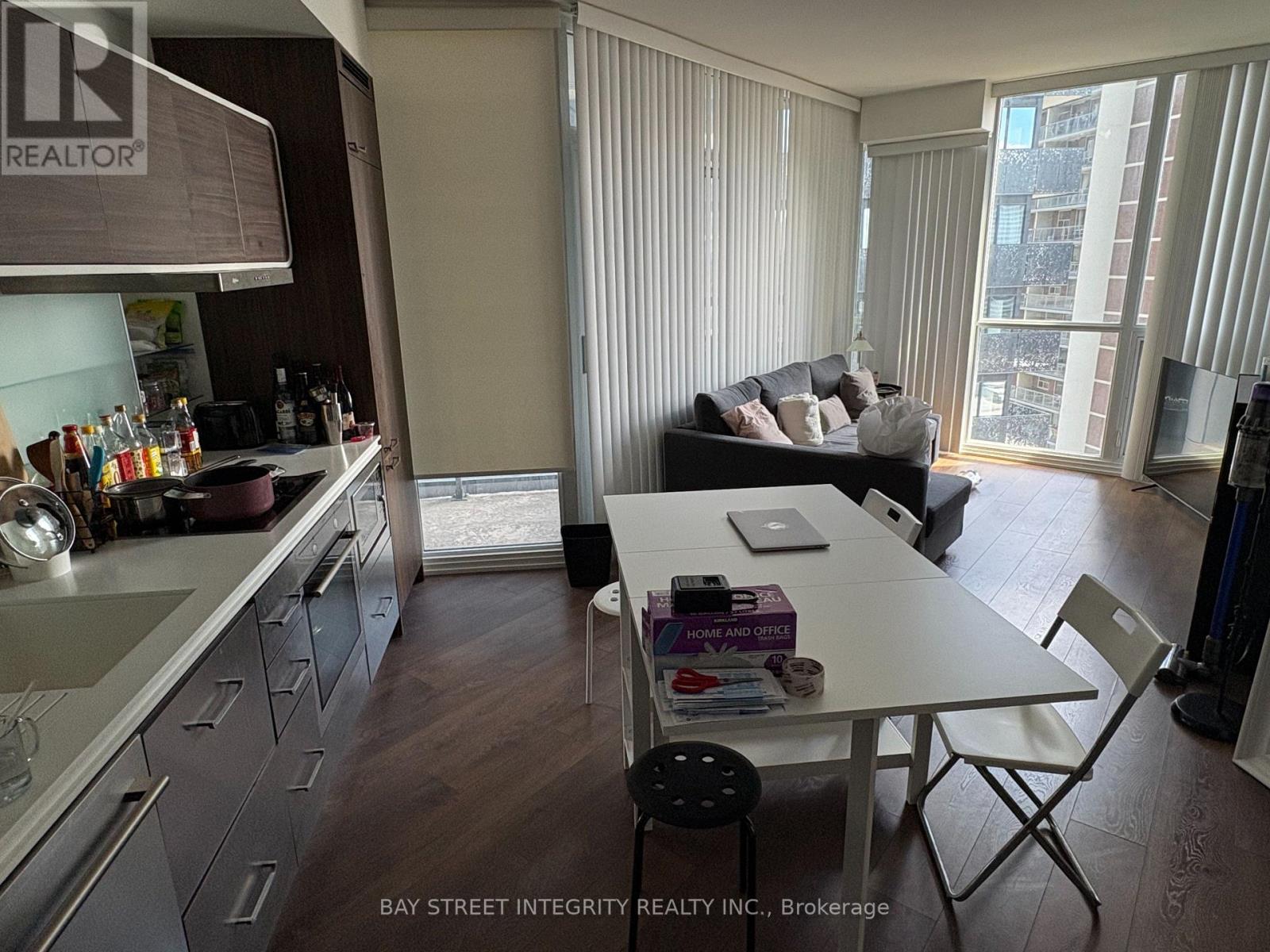 1912 - 45 Charles Street E, Toronto, Ontario  M4Y 0B8 - Photo 3 - C13414478