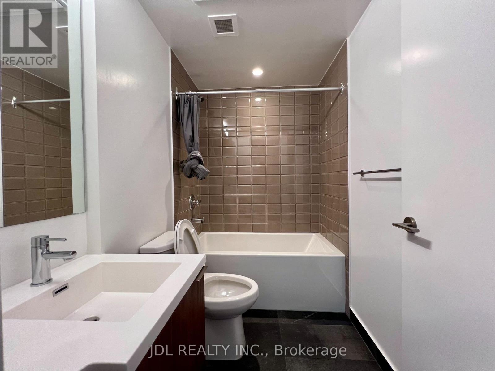 402 - 203 College Street, Toronto, Ontario  M5T 0C8 - Photo 13 - C13414496