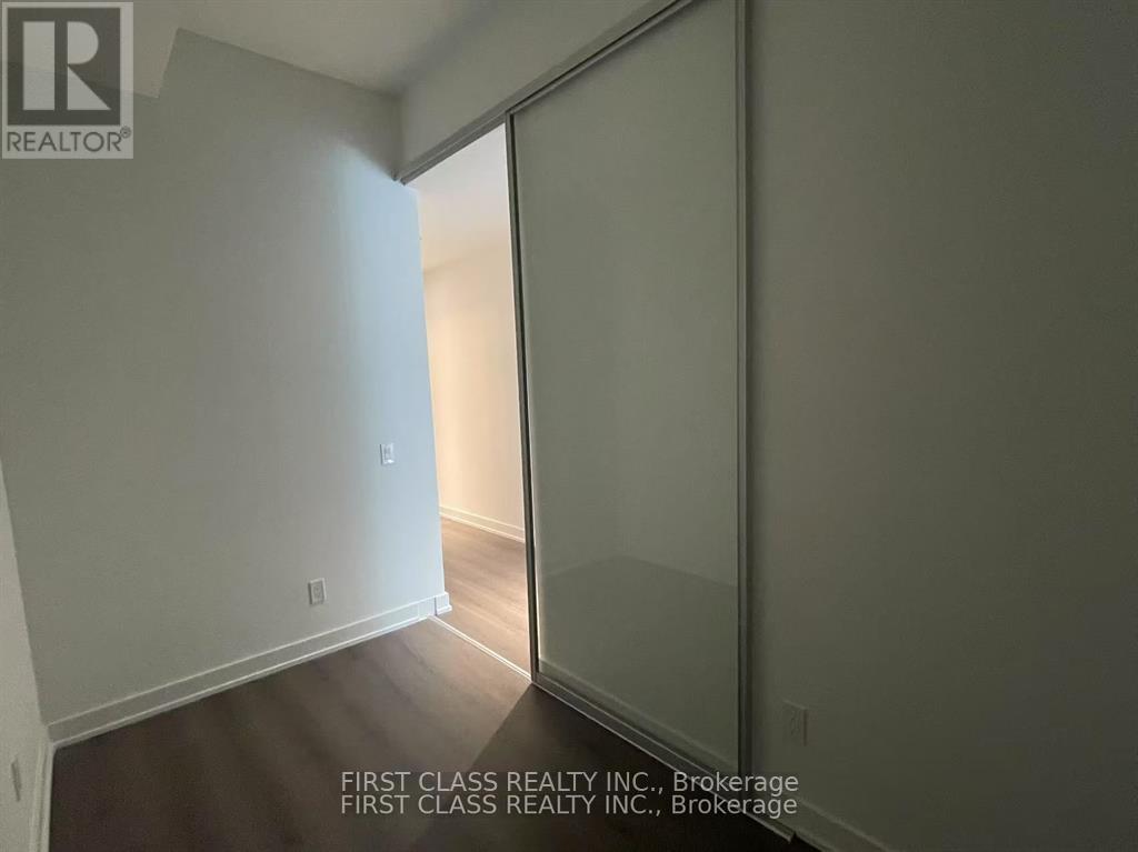 606 - 8 Wellesley Street W, Toronto, Ontario  M4Y 0J5 - Photo 6 - C13414502