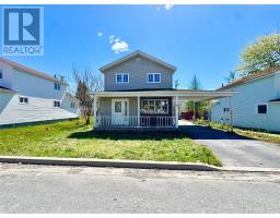 <div class="price">$129,000</div> 10 Suvla Road<br>Grand Falls-Windsor, Newfoundland & Labrador<br><div class='bed_bath'>3 Bed | 2 Bath</div>