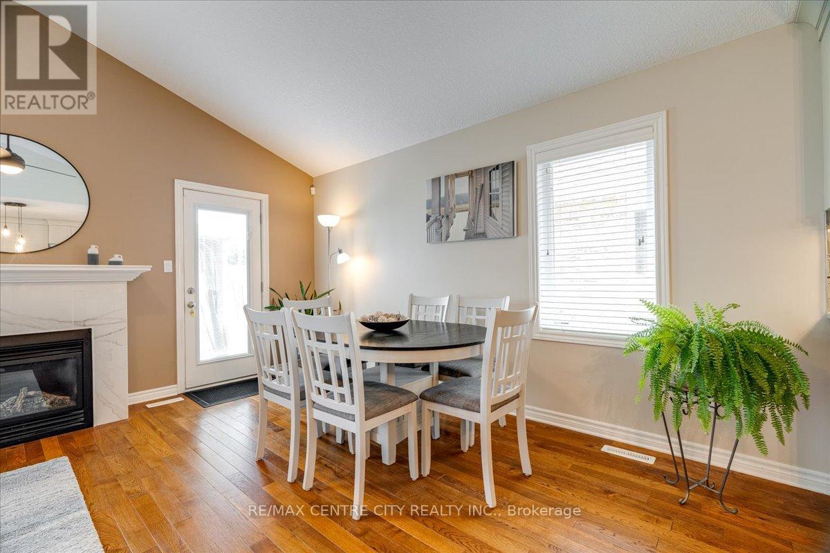 2 Cherry Blossom Lane, St. Thomas, Ontario  N5R 1L2 - Photo 17 - X13414748