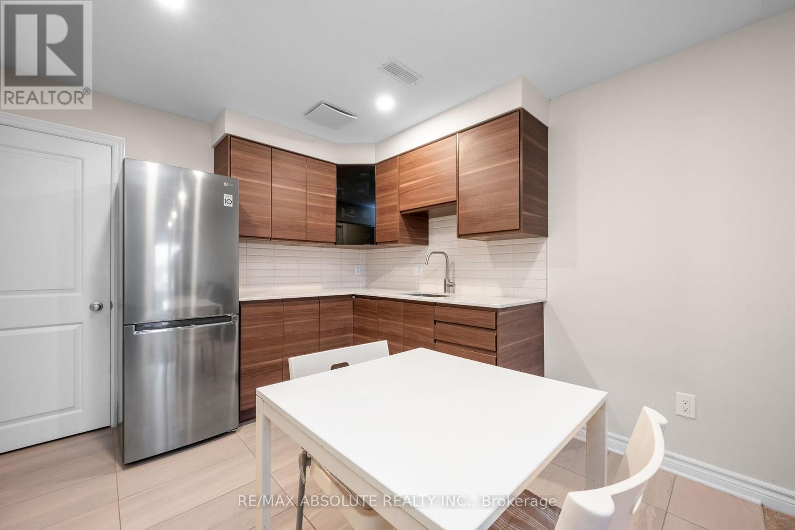 706 Parade Drive, Ottawa, Ontario  K2S 0Z4 - Photo 39 - X13414732