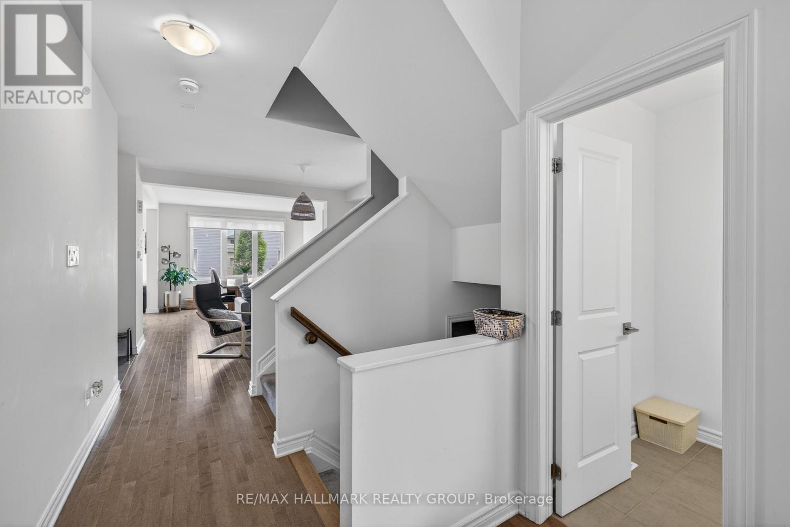 709 Samantha Eastop Avenue, Ottawa, Ontario  K2S 2A9 - Photo 3 - X13414754