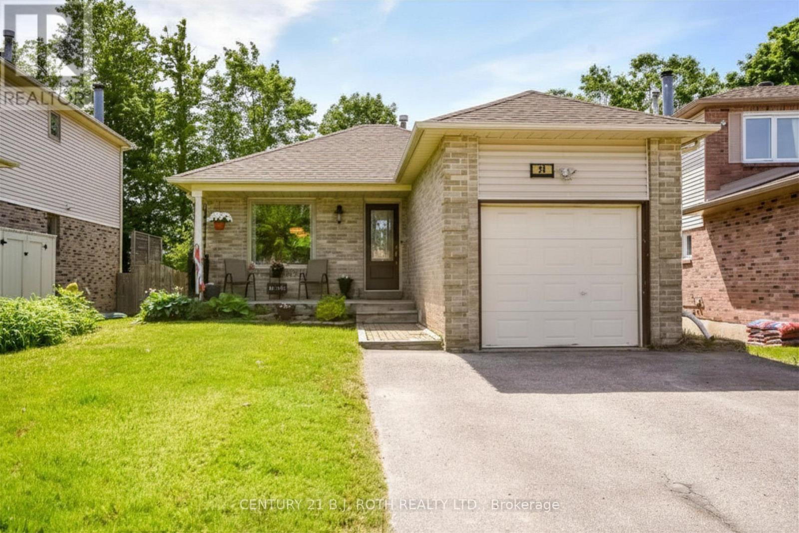 24 PAE DRIVE, Barrie, Ontario