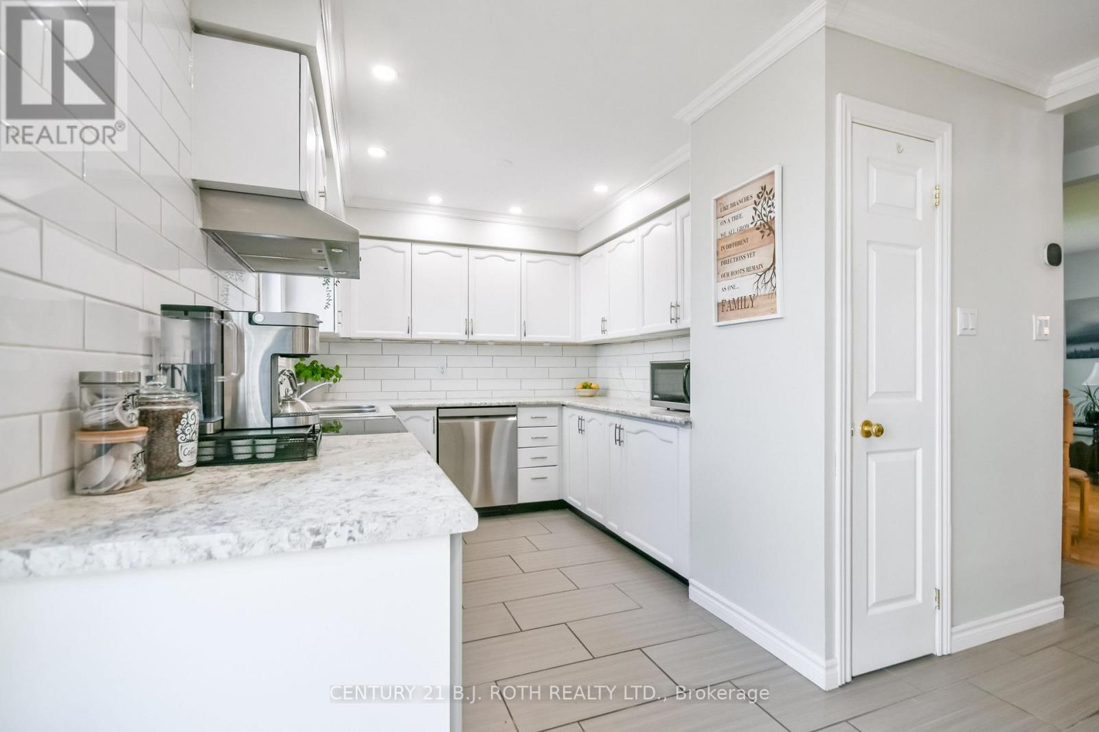 24 Pae Drive, Barrie, Ontario  L4N 7N7 - Photo 14 - S13414436