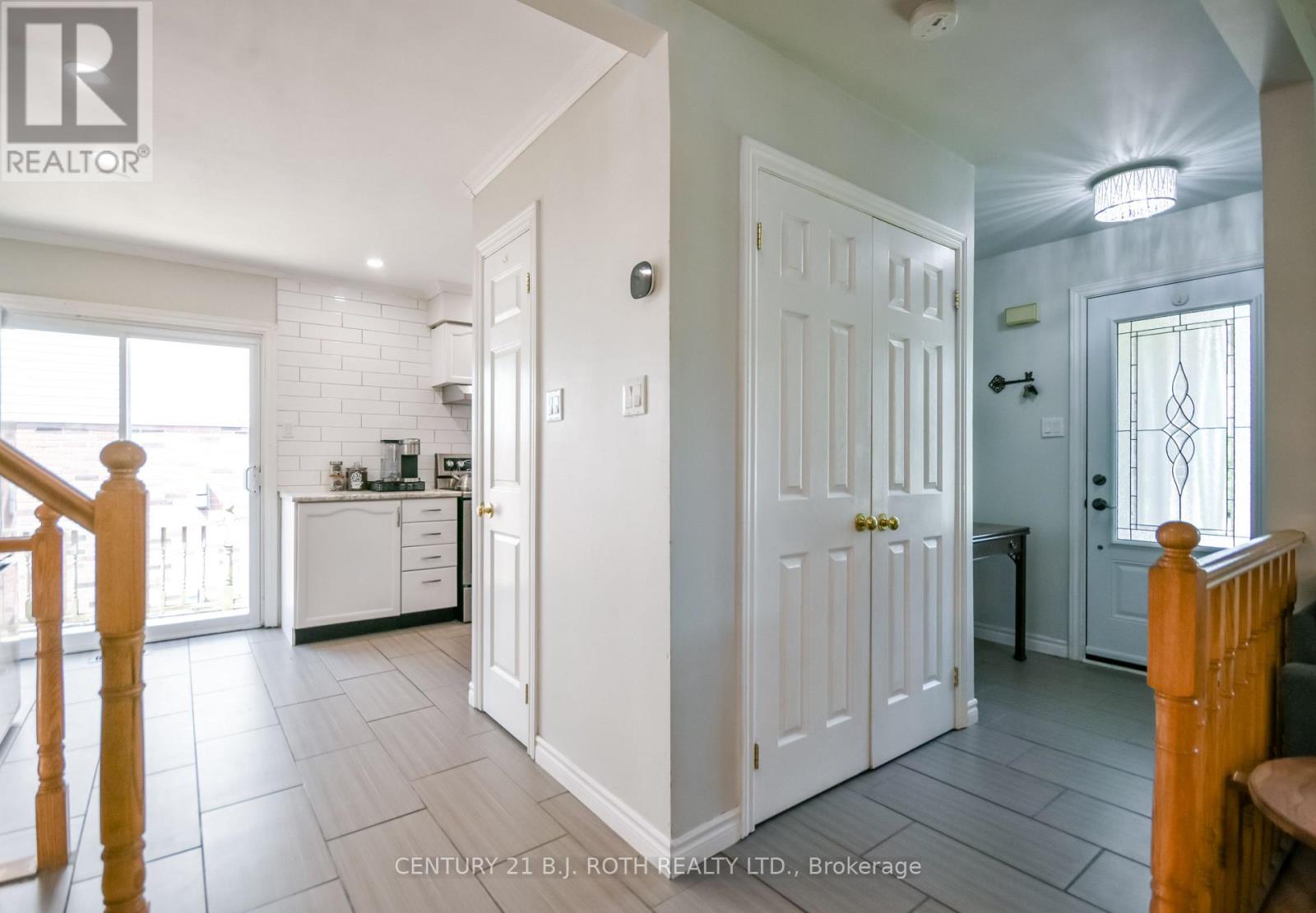 24 Pae Drive, Barrie, Ontario  L4N 7N7 - Photo 5 - S13414436