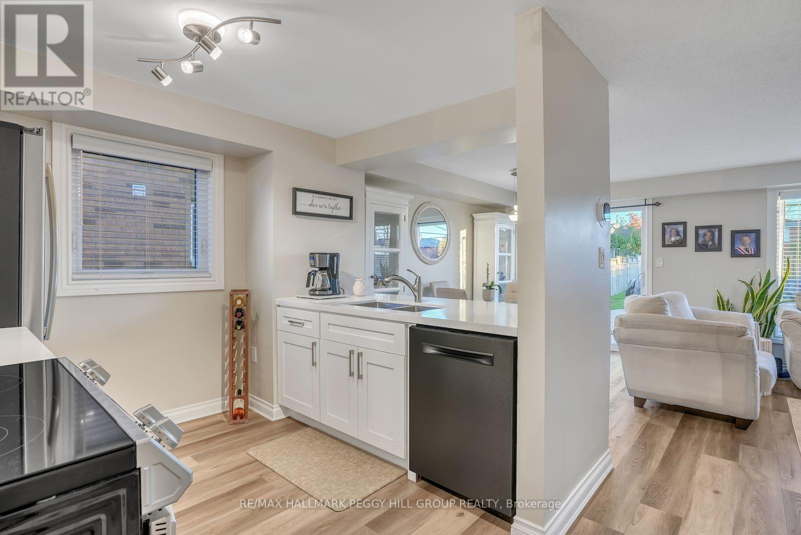 25 Bibby Court, Barrie (Holly), Ontario  L4N 8T4 - Photo 5 - S13414488