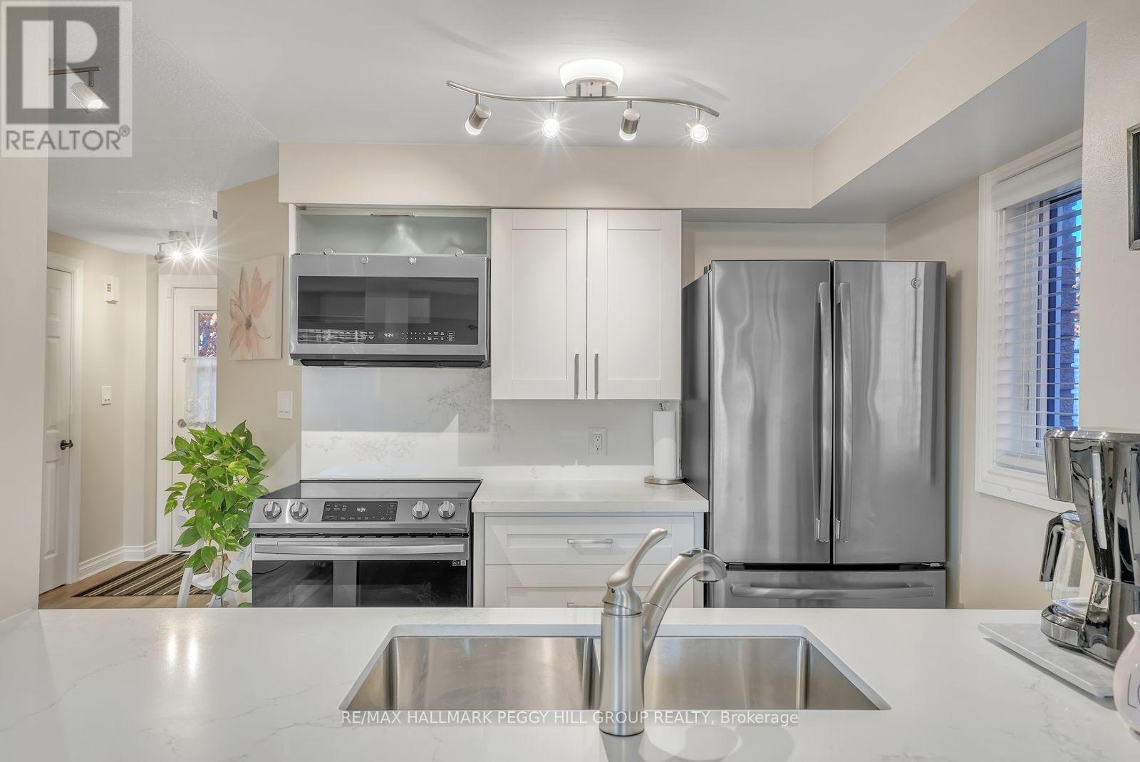 25 Bibby Court, Barrie (Holly), Ontario  L4N 8T4 - Photo 6 - S13414488