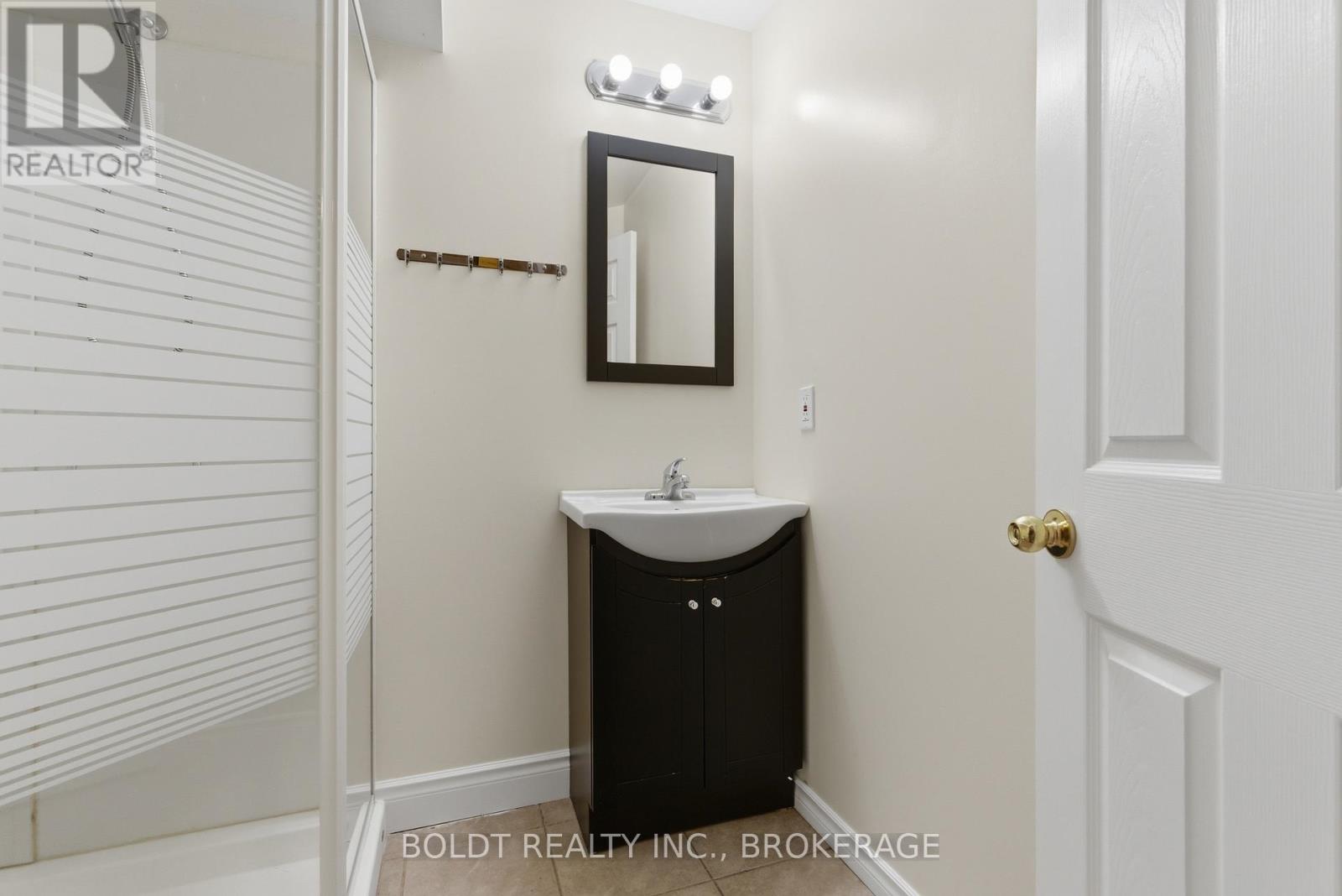 25 Summers Drive, Thorold, Ontario  L2V 5C4 - Photo 35 - X13414962