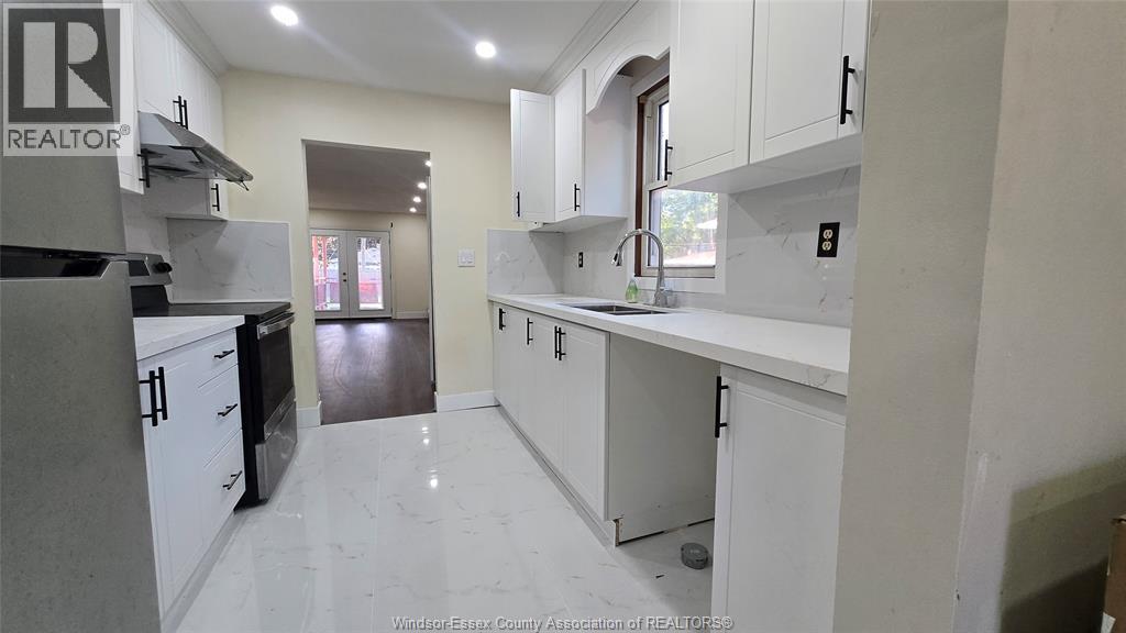 610 Vanier Street, Windsor, Ontario N8X 3E3 - Photo 3 - 26013443