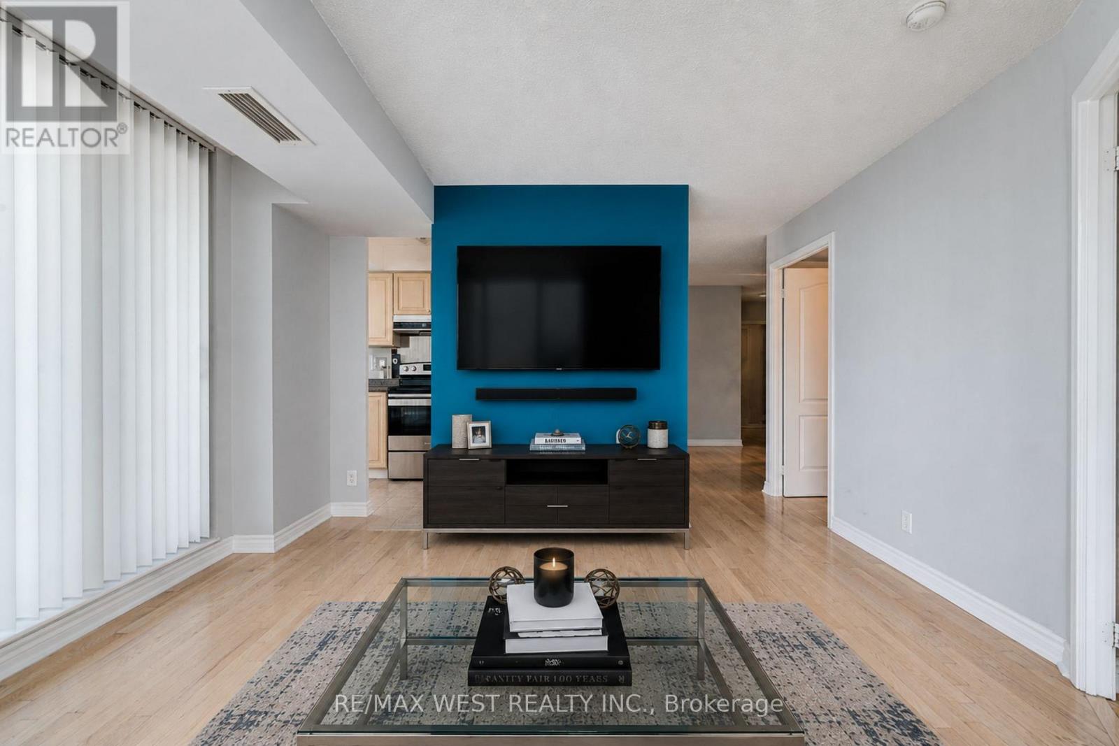 1611 - 1 Elm Drive W, Mississauga, Ontario  L5B 4M1 - Photo 4 - W13414466