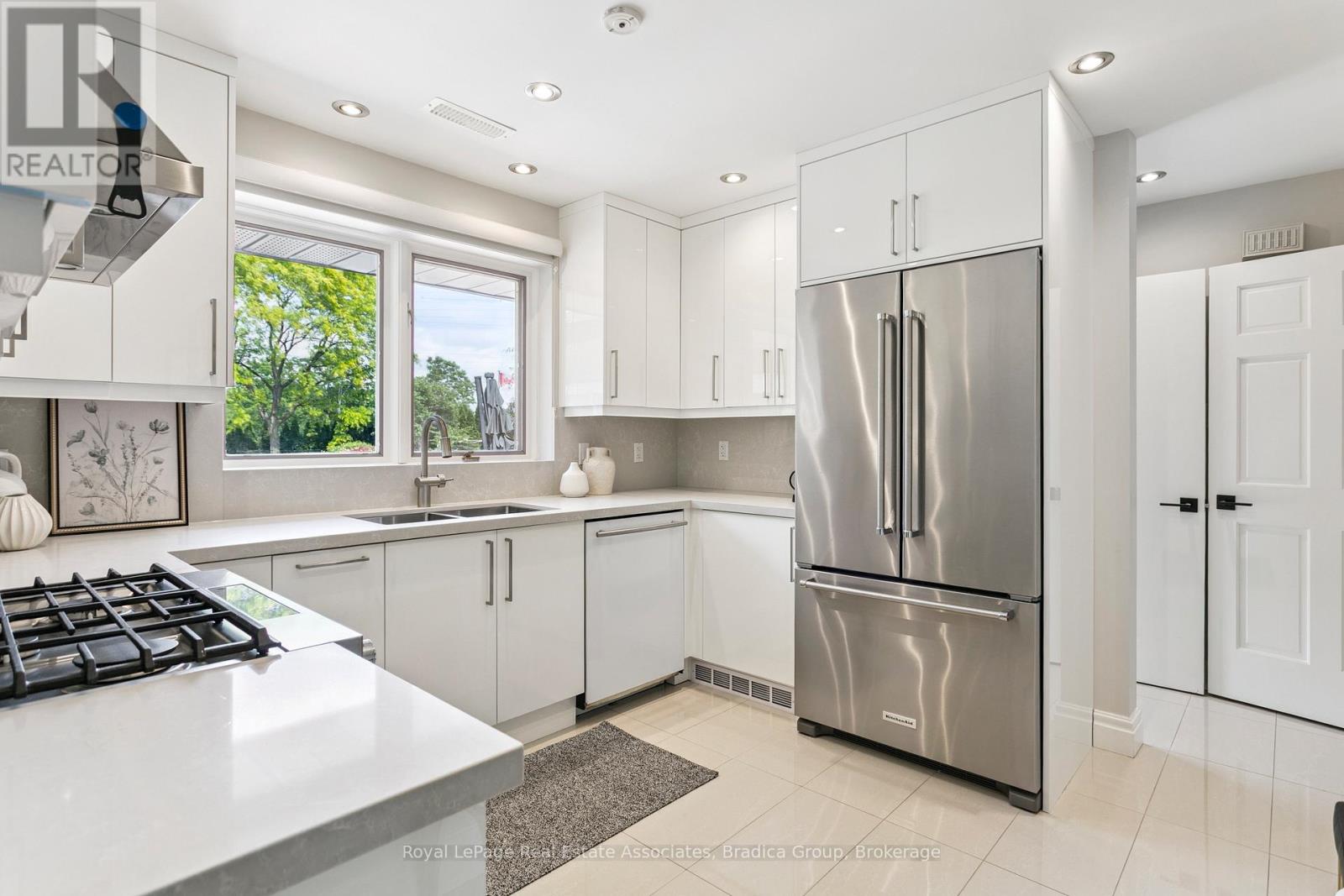 19 Lorraine Gardens, Toronto, Ontario  M9B 4Z5 - Photo 20 - W13414504