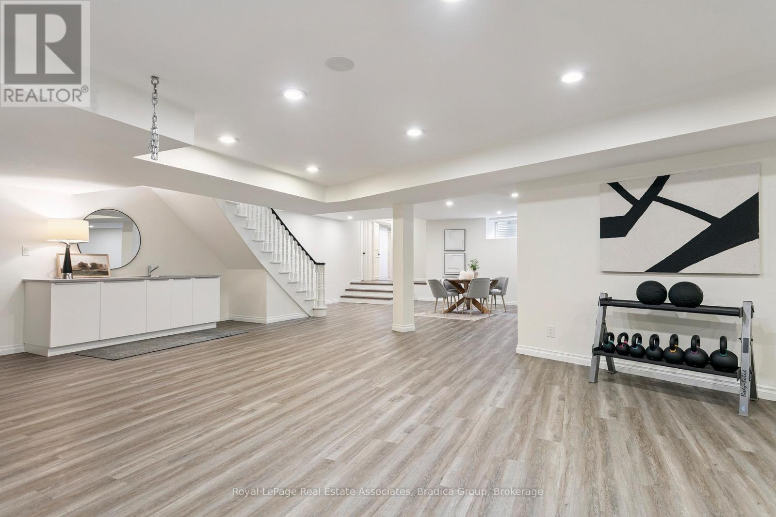 19 Lorraine Gardens, Toronto, Ontario  M9B 4Z5 - Photo 30 - W13414504