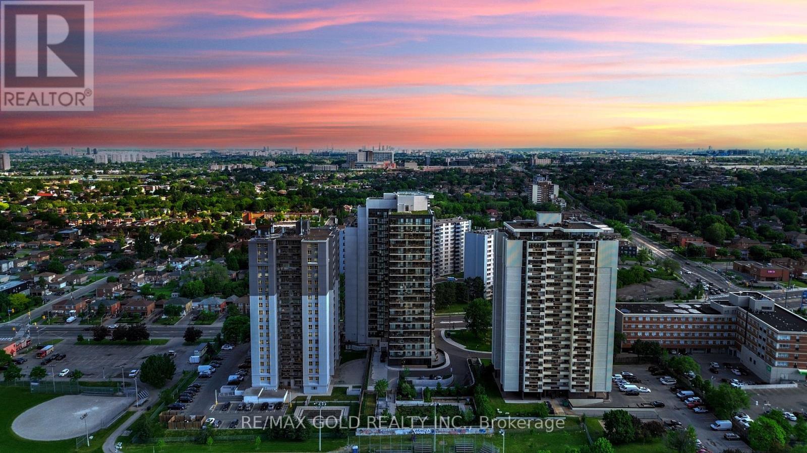 1305 - 1461 Lawrence Avenue W, Toronto, Ontario  M6L 0A6 - Photo 2 - W13414514