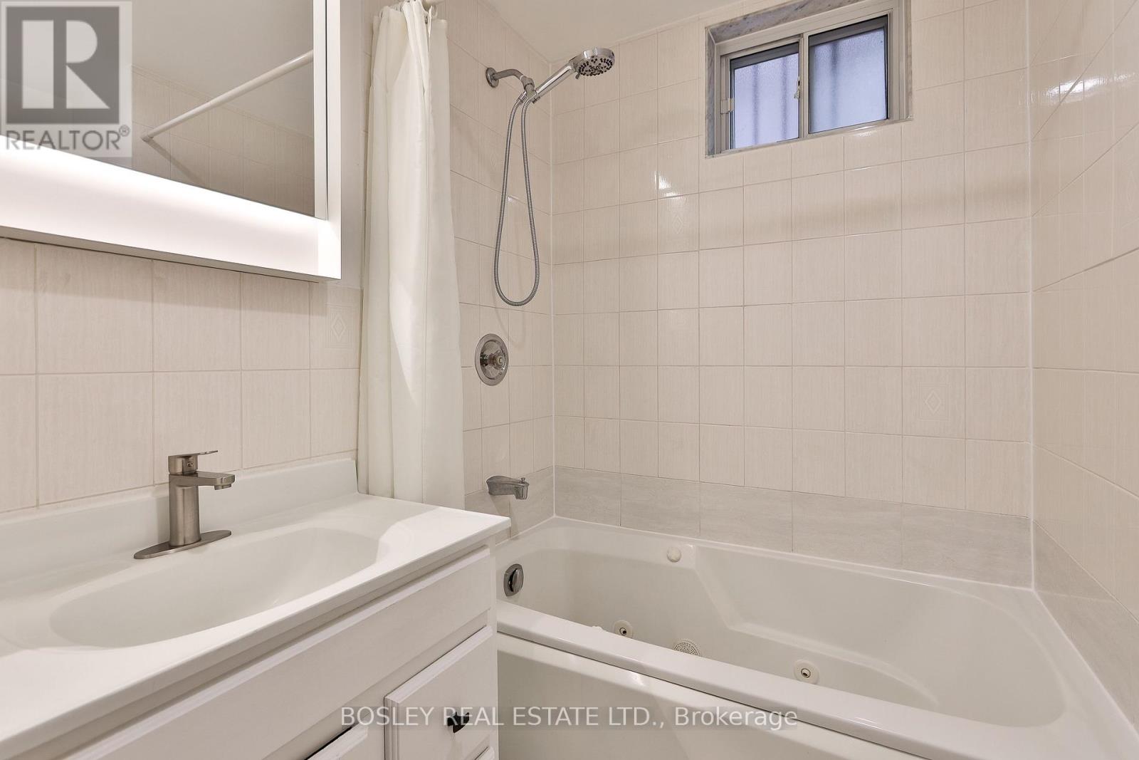 Lower - 144 Evelyn Avenue, Toronto, Ontario  M6P 2Z7 - Photo 9 - W13414518