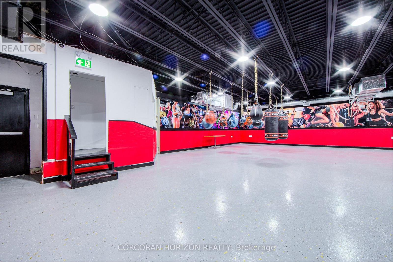 2261 Dundas Street W, Toronto, Ontario  M6R 1X6 - Photo 11 - W13414556