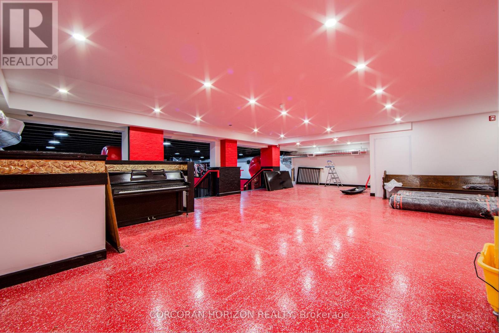 2261 Dundas Street W, Toronto, Ontario  M6R 1X6 - Photo 15 - W13414556