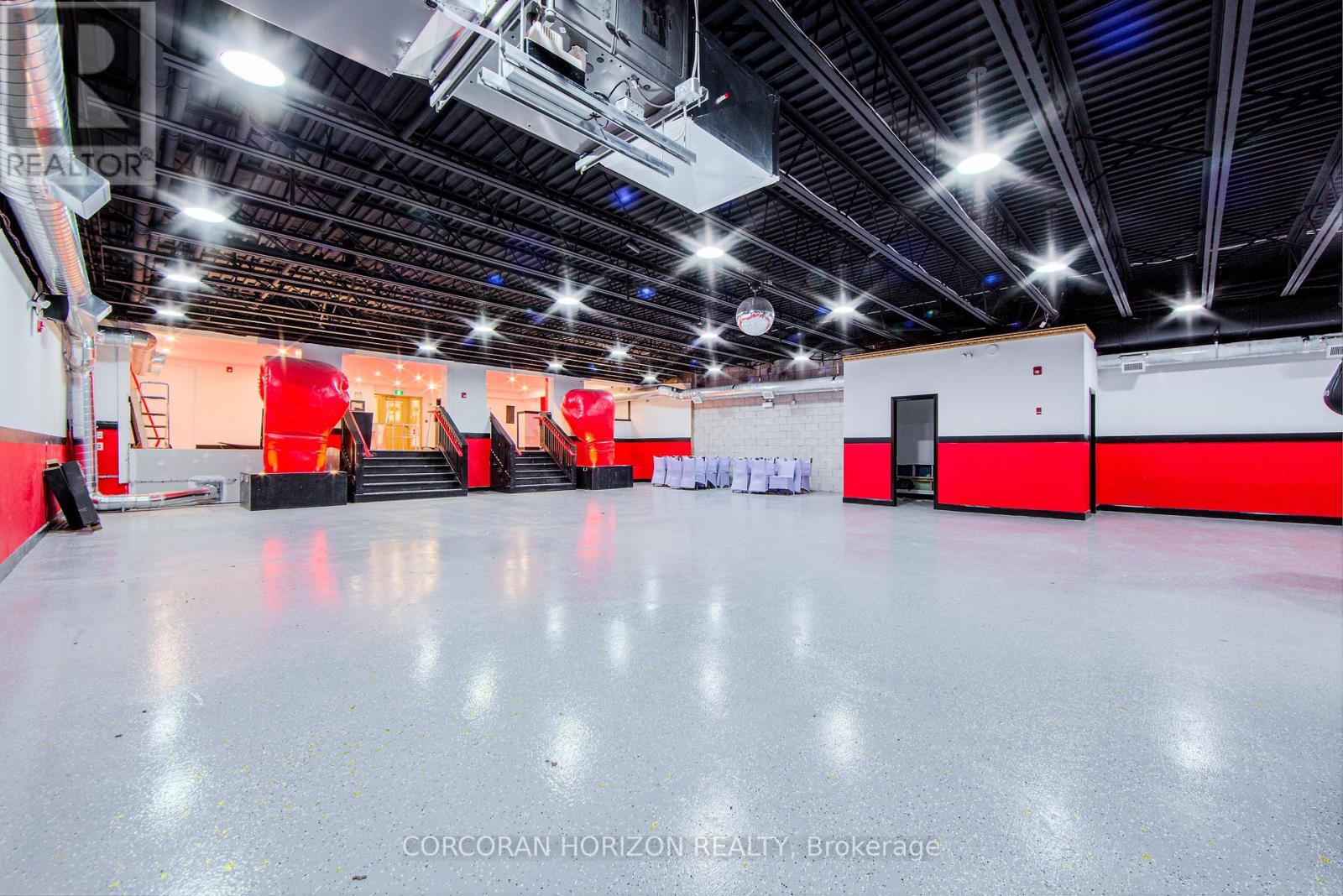 2261 Dundas Street W, Toronto, Ontario  M6R 1X6 - Photo 8 - W13414556