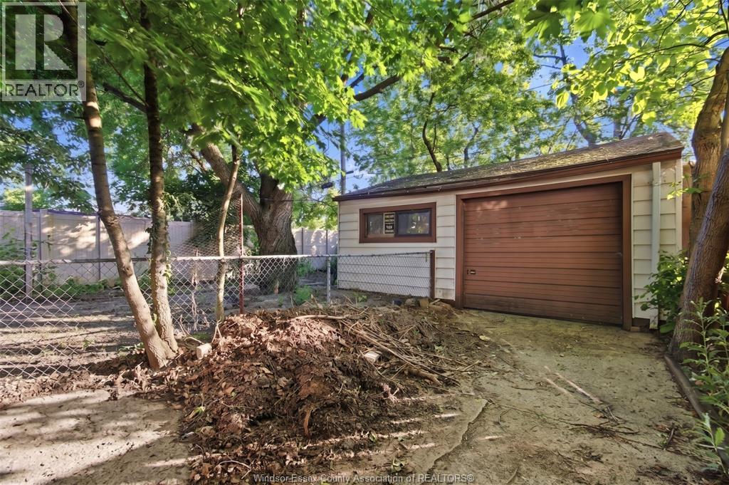 2215 Forest Avenue, Windsor, Ontario  N8W 2G7 - Photo 16 - 26013447