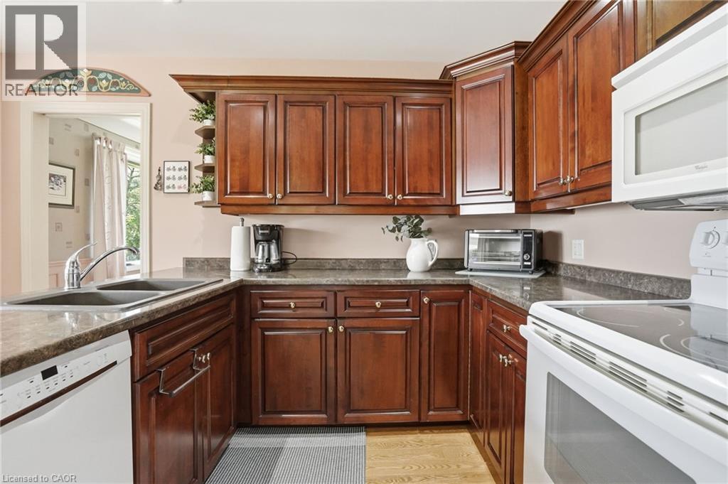 5724 Blind Line, Burlington, Ontario  L7P 0B2 - Photo 14 - 40836779