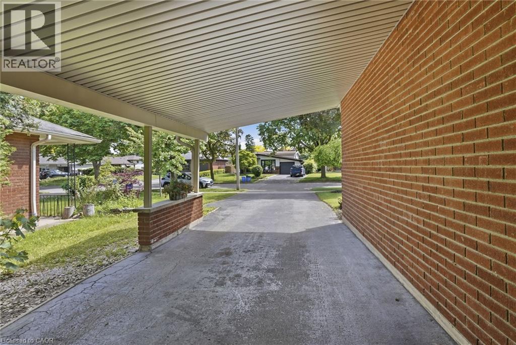 345 Erindale Drive, Burlington, Ontario  L7L 4T3 - Photo 6 - 40837236