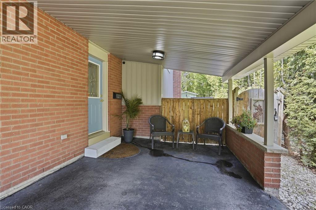 345 Erindale Drive, Burlington, Ontario  L7L 4T3 - Photo 5 - 40837236