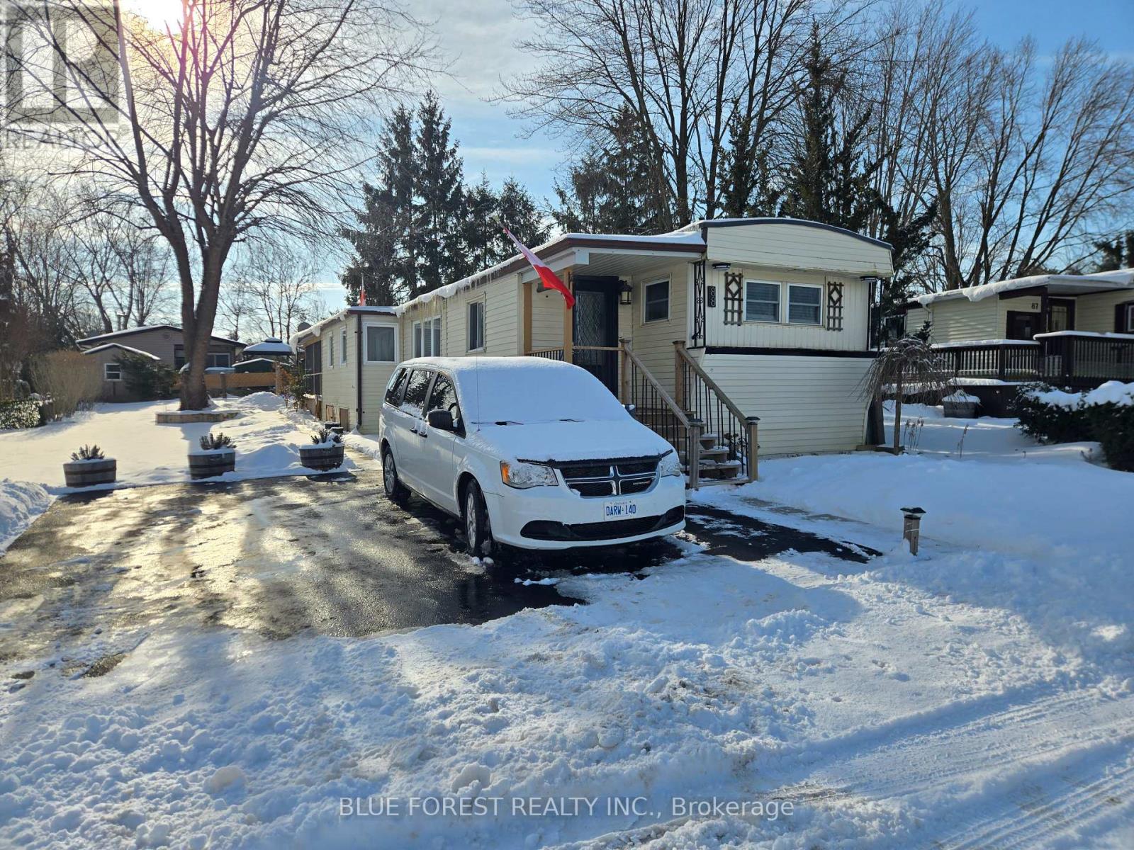 88 - 3100 Dorchester Road, Thames Centre, Ontario  N0L 1G5 - Photo 2 - X12668320