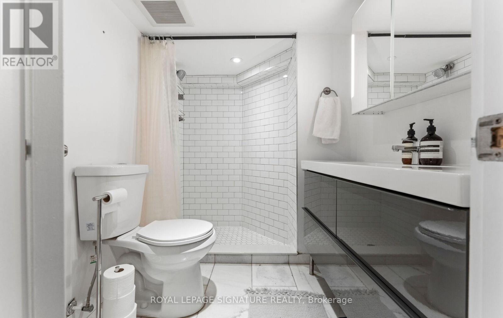 107 Gore Vale Avenue, Toronto, Ontario  M6J 2R5 - Photo 29 - C13414776