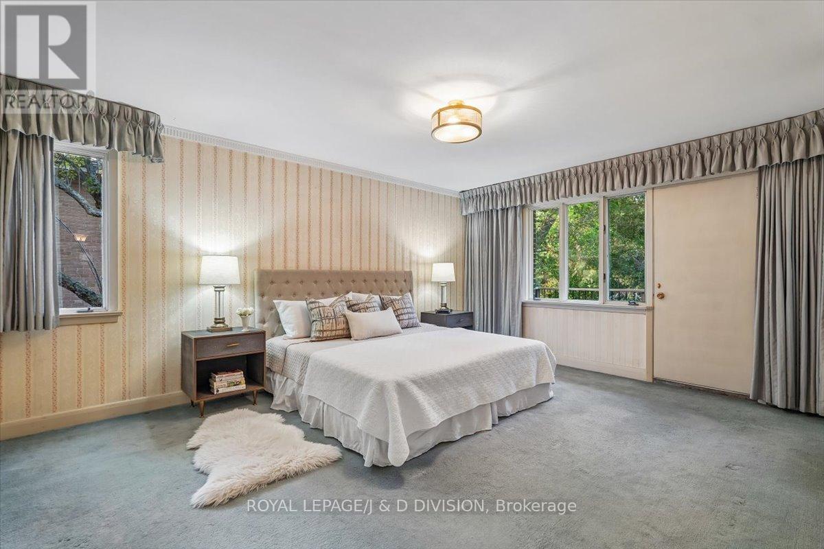 36 Medalist Road, Toronto, Ontario  M2P 1Y5 - Photo 14 - C13414874