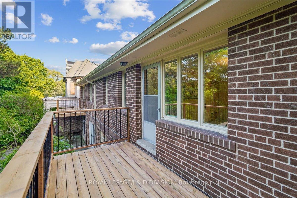 36 Medalist Road, Toronto, Ontario  M2P 1Y5 - Photo 15 - C13414874