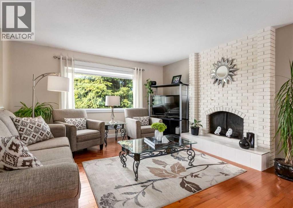 332 Pinemont Road NE, Calgary, Alberta  T1Y 1V7 - Photo 4 - A2315205