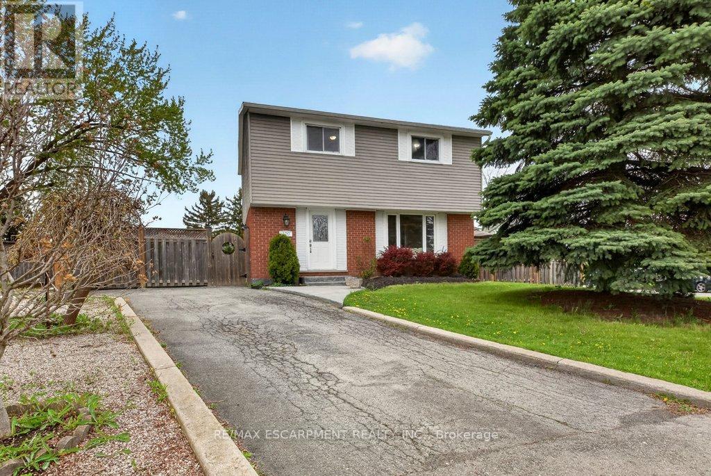 120 CHILTON DRIVE, Hamilton, Ontario