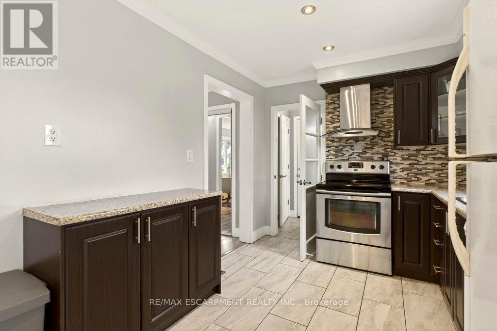 120 Chilton Drive, Hamilton, Ontario  L8J 1M5 - Photo 10 - X13414506