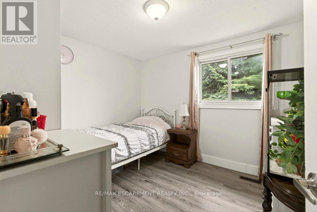 120 Chilton Drive, Hamilton, Ontario  L8J 1M5 - Photo 17 - X13414506