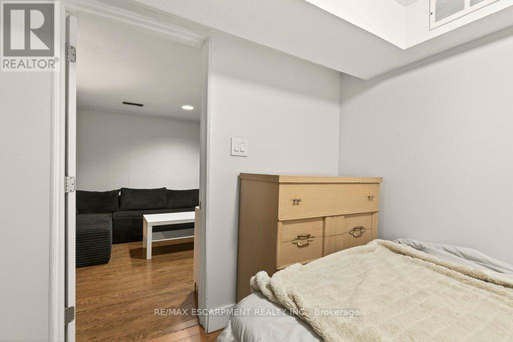 120 Chilton Drive, Hamilton, Ontario  L8J 1M5 - Photo 23 - X13414506