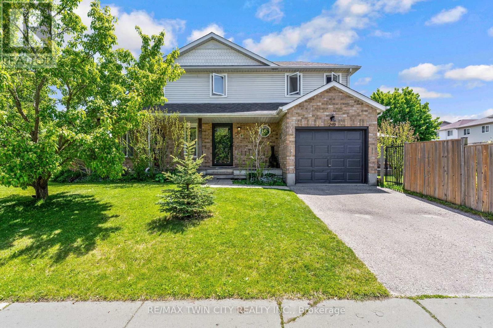 249 WILDERNESS DRIVE, Kitchener, Ontario