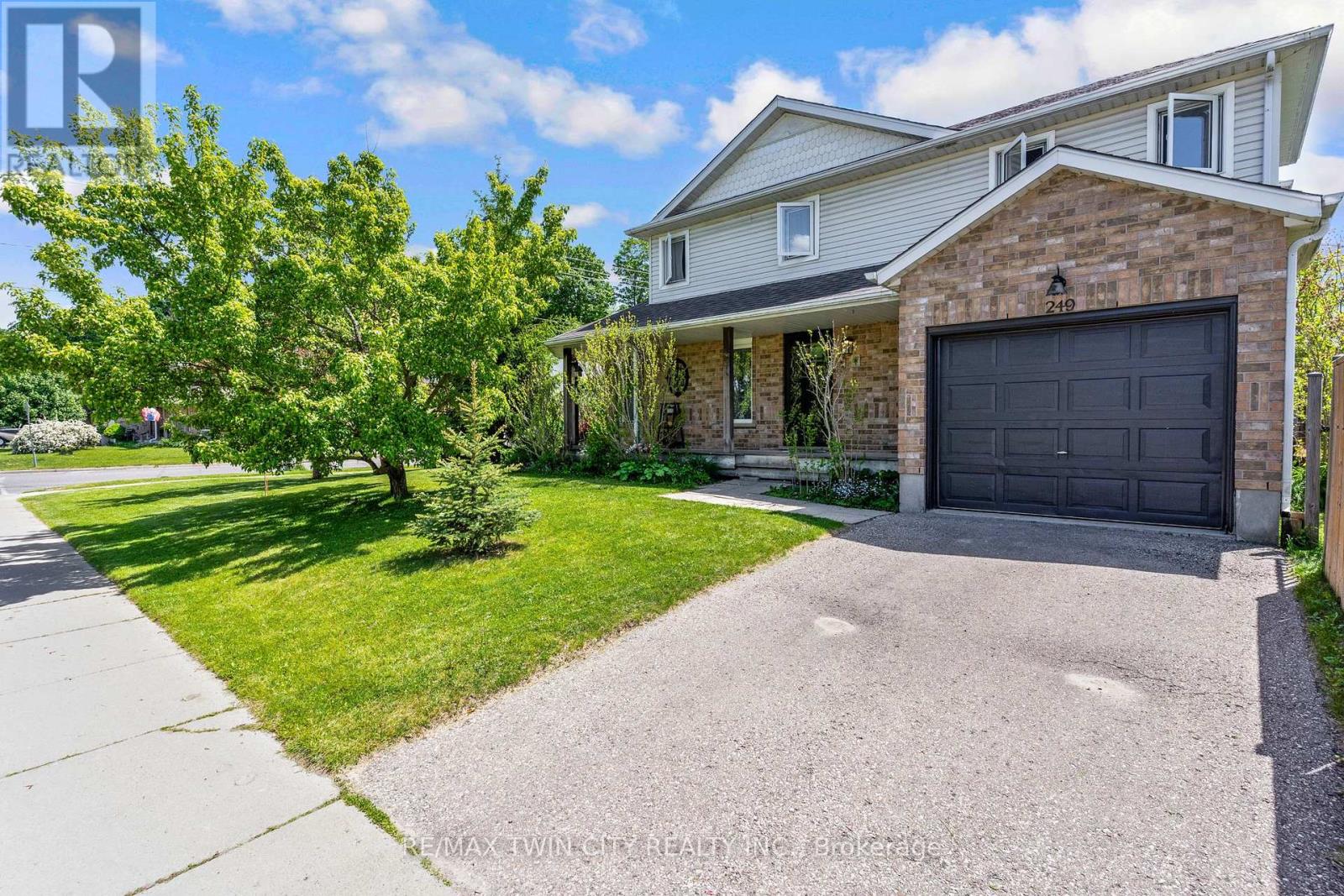 249 Wilderness Drive, Kitchener, Ontario  N2E 3R4 - Photo 2 - X13414510