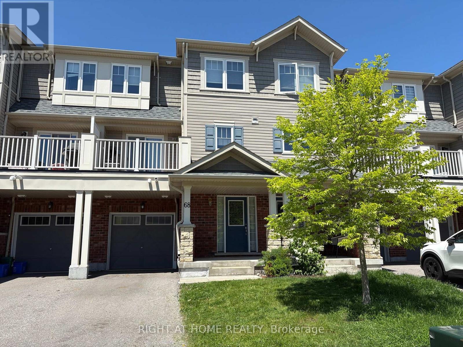 68 NEARCO CRESCENT, Oshawa, Ontario