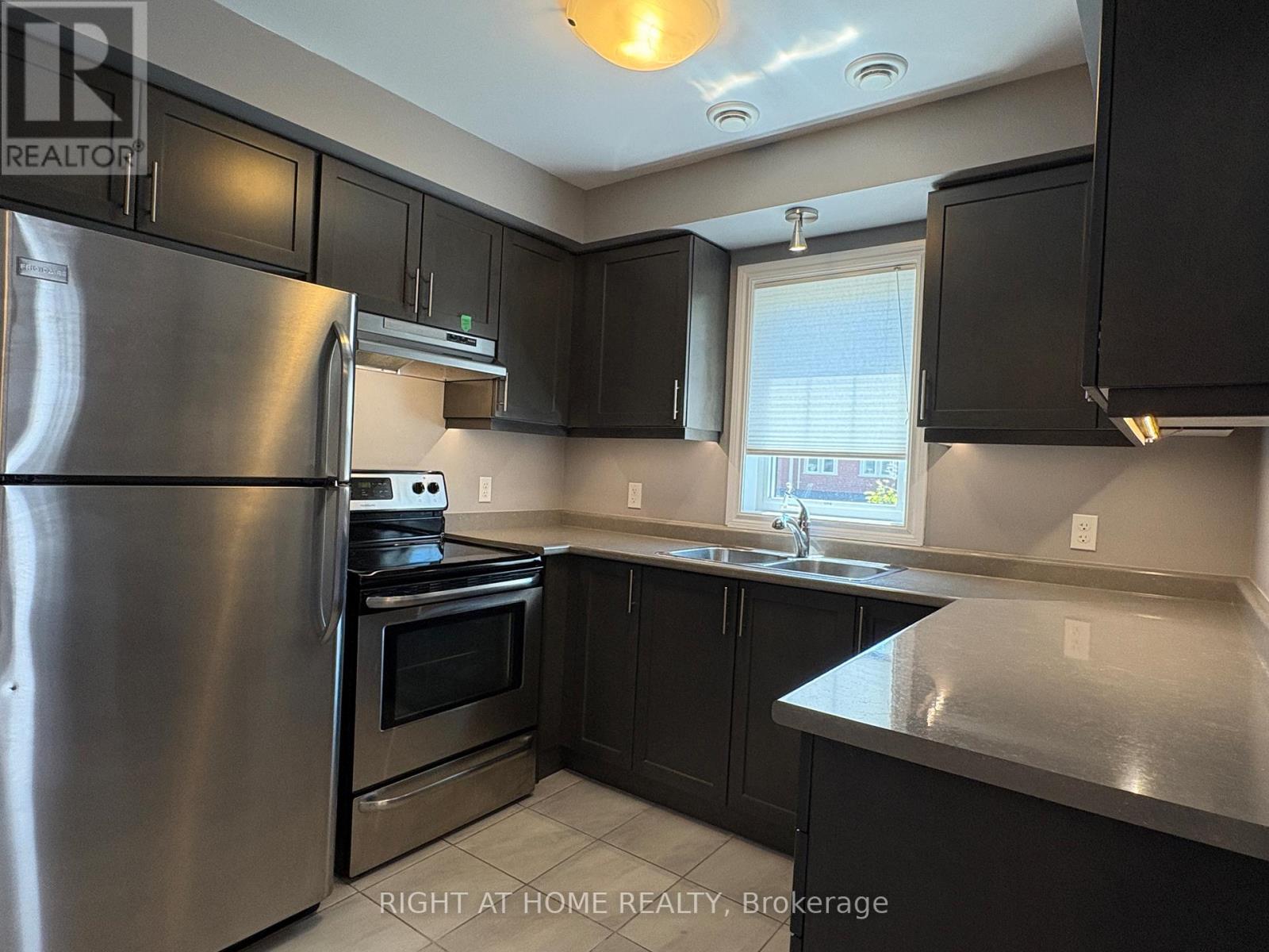 68 Nearco Crescent, Oshawa, Ontario L1L 0J4 - Photo 5 - E13414610