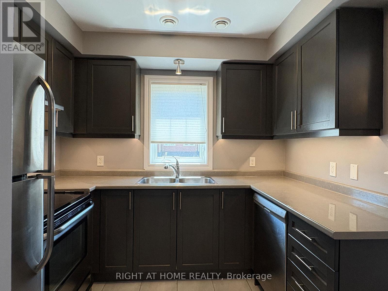 68 Nearco Crescent, Oshawa, Ontario L1L 0J4 - Photo 7 - E13414610