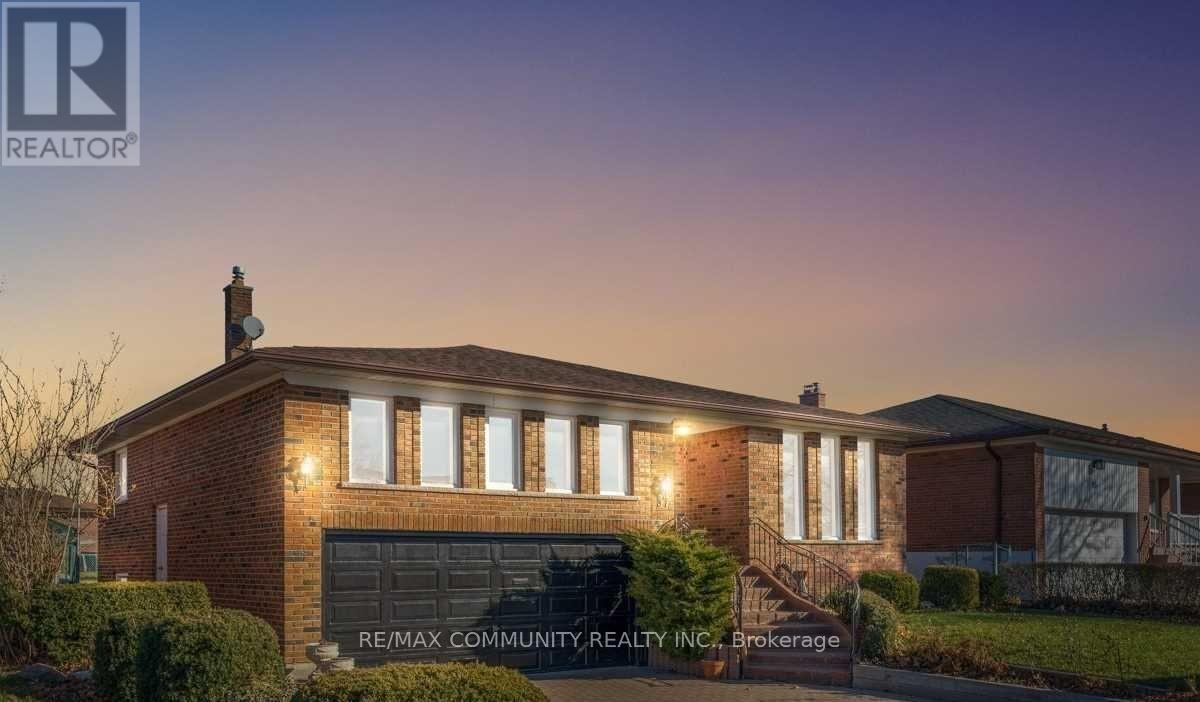 57 CORINTHIAN BOULEVARD, Toronto, Ontario