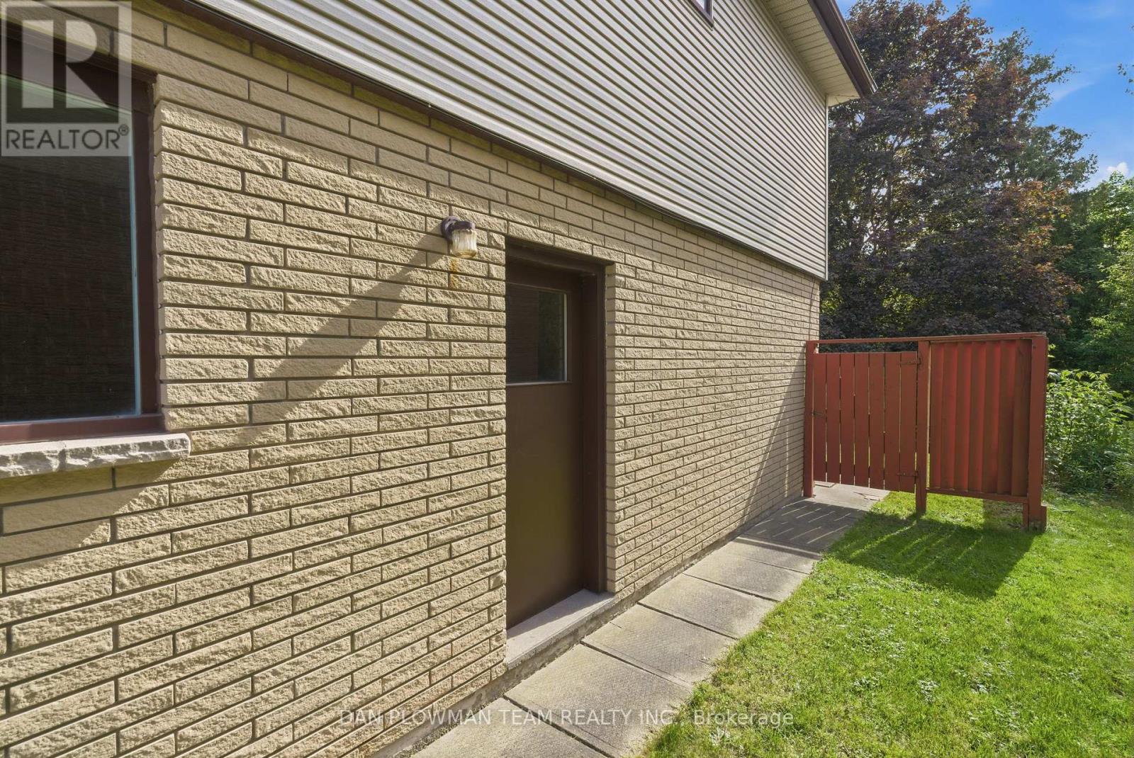 410 Dianne Drive, Oshawa, Ontario  L1H 7A6 - Photo 5 - E13414694